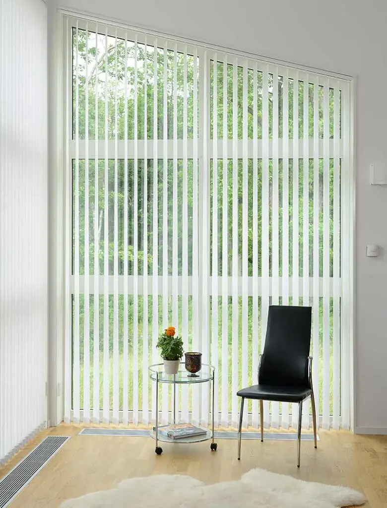 Lamellgardin til skråvindu